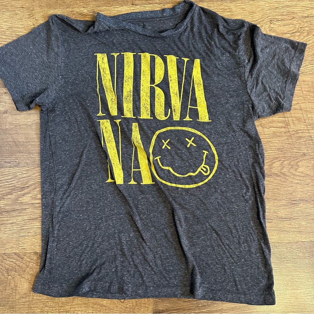 Nirvana smiley face grey and yellow Men’s Tshirt US size large